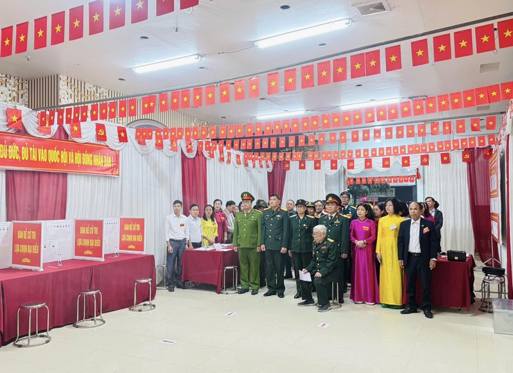 Đồng loạt 22 khu vực bỏ phiếu trên địa bàn phường Dương Nội khai mạc bầu cử- Ảnh 26.