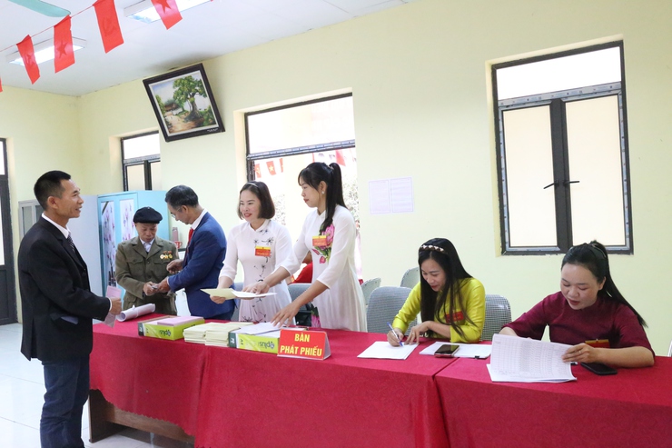 Xã Bất Bạt-TP Hà Nội: Cử tri nô nức đi bầu cử từ sớm- Ảnh 10.