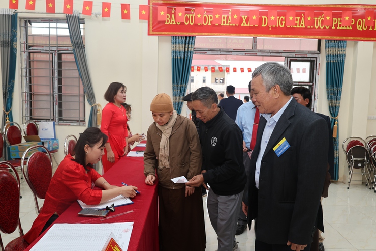 Hội phụ nữ xã Đại Xuyên tích cực góp sức trong Ngày bầu cử- Ảnh 3.