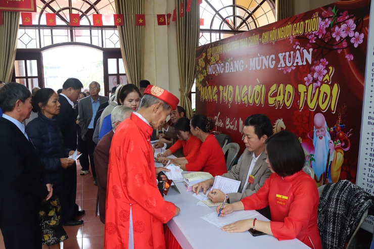 ĐỒNG CHÍ BÍ THƯ ĐẢNG UỶ XÃ PHÚ XUYÊN DỰ KHAI MẠC BỎ PHIẾU TẠI KHU VỰC BỎ PHIẾU SỐ 2, THÔN THAO CHÍNH- Ảnh 6.