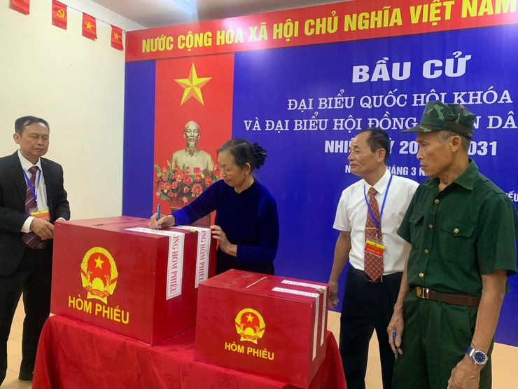 18 khu vực bỏ phiếu phường Phúc Lợi tổ chức Lễ khai mạc bầu cử đại biểu Quốc hội khóa XVI và đại biểu HĐND các cấp nhiệm kỳ 2026-2031- Ảnh 13.