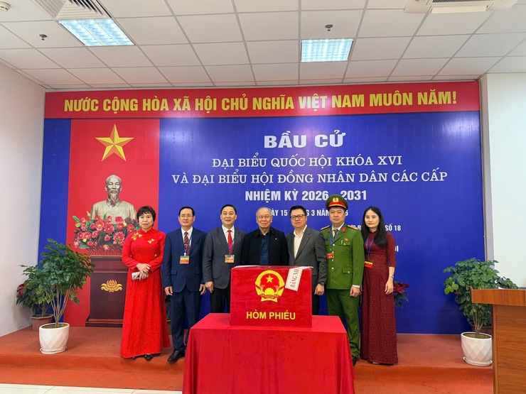 18 khu vực bỏ phiếu phường Phúc Lợi tổ chức Lễ khai mạc bầu cử đại biểu Quốc hội khóa XVI và đại biểu HĐND các cấp nhiệm kỳ 2026-2031- Ảnh 14.