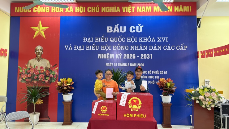 Đến 17h00, tỷ lệ cử tri toàn phường đi bỏ phiếu đạt 94%- Ảnh 1.