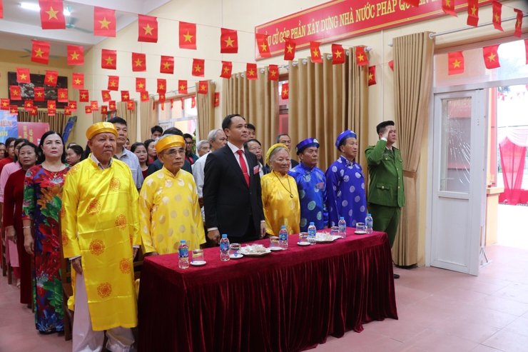 Đồng chí Phó Bí thư Thường trực về dự khai mạc Ngày bầu cử  đại biểu Quốc hội và đại biểu Hội đồng nhân dân các cấp nhiệm kỳ 2026-2031 tại thôn Đông Đoài.- Ảnh 1.