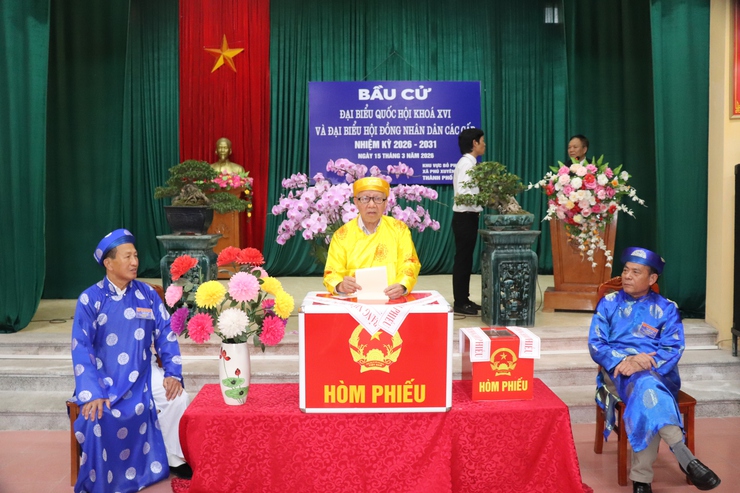 Đồng chí Phó Bí thư Thường trực về dự khai mạc Ngày bầu cử  đại biểu Quốc hội và đại biểu Hội đồng nhân dân các cấp nhiệm kỳ 2026-2031 tại thôn Đông Đoài.- Ảnh 6.