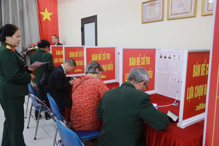 Đồng loạt 22 khu vực bỏ phiếu trên địa bàn phường Dương Nội khai mạc bầu cử- Ảnh 21.