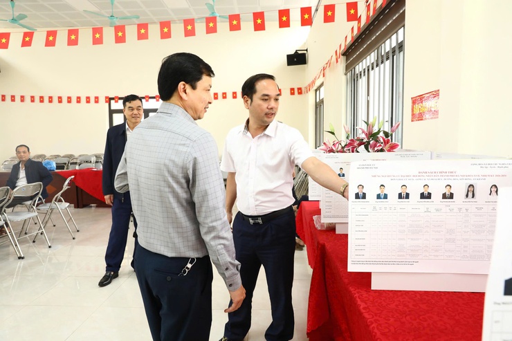 Lãnh đạo UBND xã Sơn Đồng kiểm tra công tác chuẩn bị bầu cử tại các đơn vị bầu cử trên địa bàn xã- Ảnh 3.