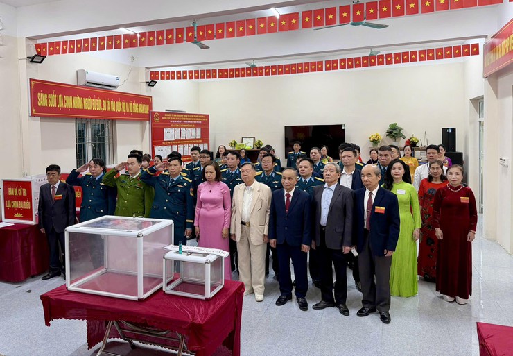 Đồng loạt 22 khu vực bỏ phiếu trên địa bàn phường Dương Nội khai mạc bầu cử- Ảnh 5.