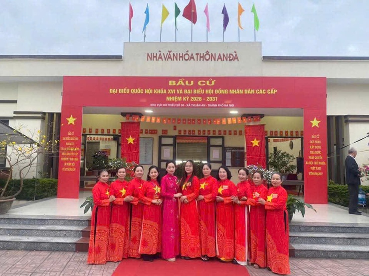 Cử tri Thuận An phấn khởi tham gia bầu cử- Ảnh 14.