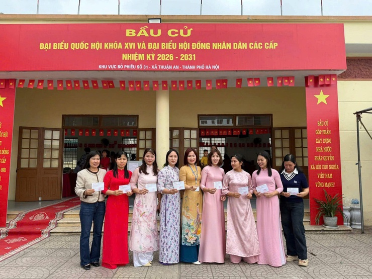 Cử tri Thuận An phấn khởi tham gia bầu cử- Ảnh 15.