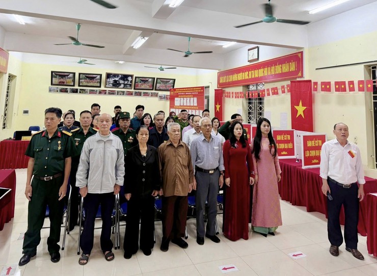 Đồng loạt 22 khu vực bỏ phiếu trên địa bàn phường Dương Nội khai mạc bầu cử- Ảnh 15.