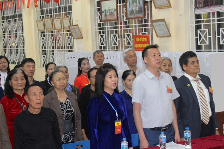 25/25 khu vực bầu cử phường Phú Lương khai mạc Ngày hội toàn dân đi bầu cử- Ảnh 2.