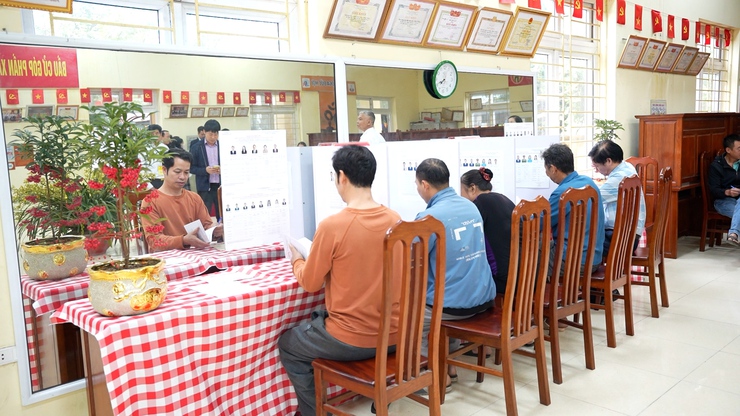 16h56’ ngày 15/3, 100% cử tri Dương Hoà đi bỏ phiếu bầu cử- Ảnh 1.