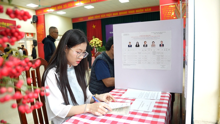 16h56’ ngày 15/3, 100% cử tri Dương Hoà đi bỏ phiếu bầu cử- Ảnh 2.