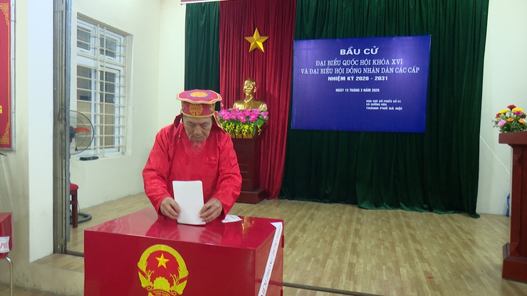 41.595 cử tri xã Dương Hoà phấn khởi đi bầu cử, gửi gắm niềm tin và hy vọng tới các đại biểu nhân dân- Ảnh 4.