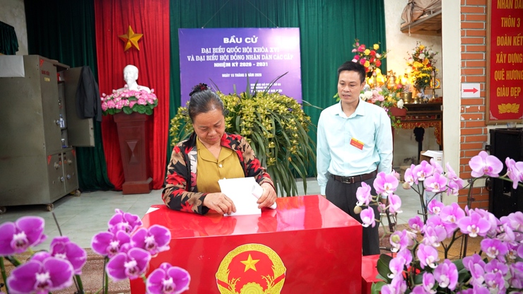 16h56’ ngày 15/3, 100% cử tri Dương Hoà đi bỏ phiếu bầu cử- Ảnh 5.