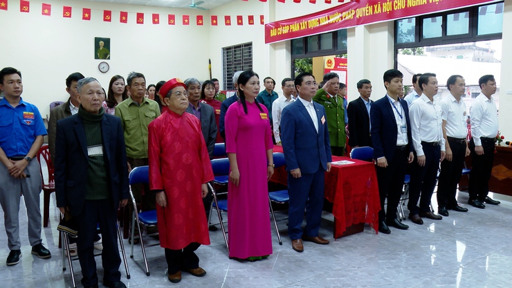 CỬ TRI XÃ ỨNG HÒA PHẤN KHỞI THAM GIA BẦU CỬ- Ảnh 1.