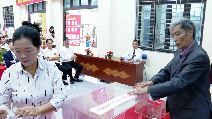 CỬ TRI XÃ ỨNG HÒA PHẤN KHỞI THAM GIA BẦU CỬ- Ảnh 31.