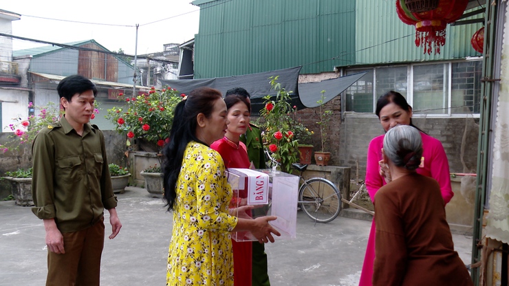 CỬ TRI XÃ ỨNG HÒA PHẤN KHỞI THAM GIA BẦU CỬ- Ảnh 23.