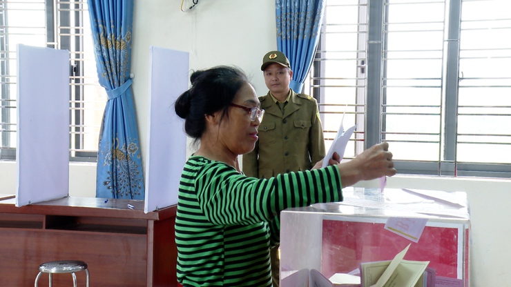 CỬ TRI XÃ ỨNG HÒA PHẤN KHỞI THAM GIA BẦU CỬ- Ảnh 20.