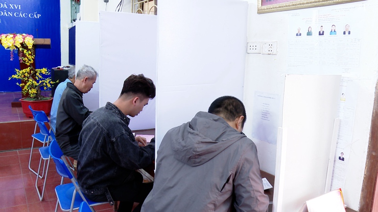 CỬ TRI XÃ ỨNG HÒA PHẤN KHỞI THAM GIA BẦU CỬ- Ảnh 17.