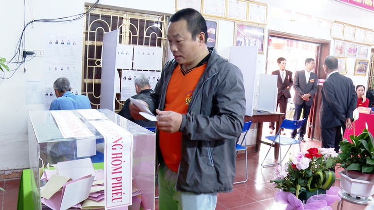 CỬ TRI XÃ ỨNG HÒA PHẤN KHỞI THAM GIA BẦU CỬ- Ảnh 16.