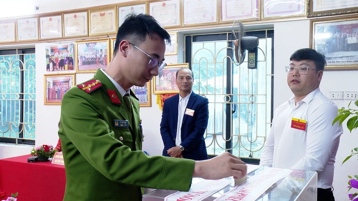 CỬ TRI XÃ ỨNG HÒA PHẤN KHỞI THAM GIA BẦU CỬ- Ảnh 14.