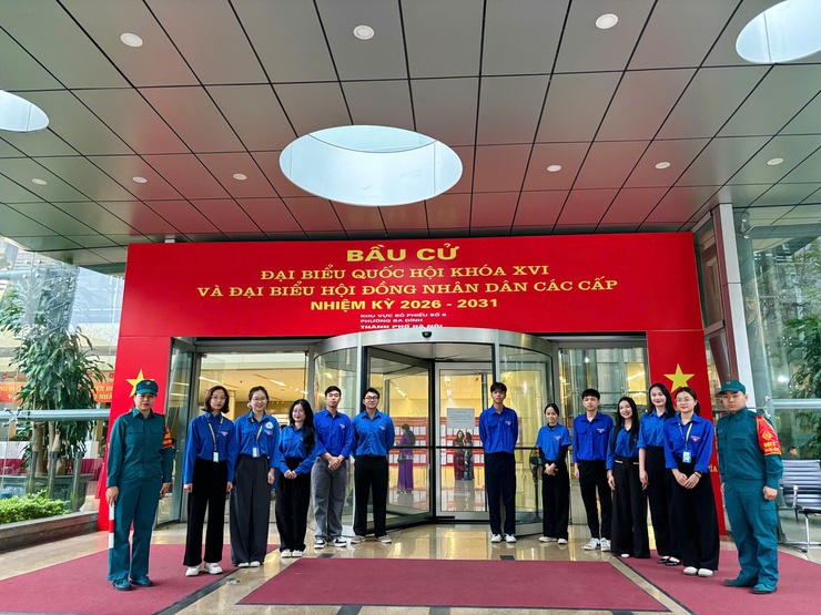 Cử tri phường Ba Đình nô nức, phấn khởi trong Ngày hội lớn của toàn dân- Ảnh 22.