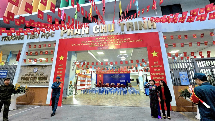 Cử tri phường Ba Đình nô nức, phấn khởi trong Ngày hội lớn của toàn dân- Ảnh 21.