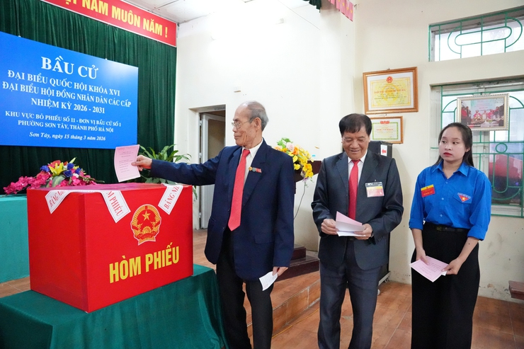 PHƯỜNG SƠN TÂY NÔ NỨC TRONG NGÀY HỘI BẦU CỬ- Ảnh 16.