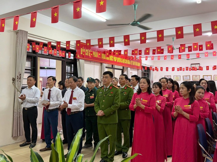 Đồng loạt 22 khu vực bỏ phiếu trên địa bàn phường Dương Nội khai mạc bầu cử- Ảnh 16.