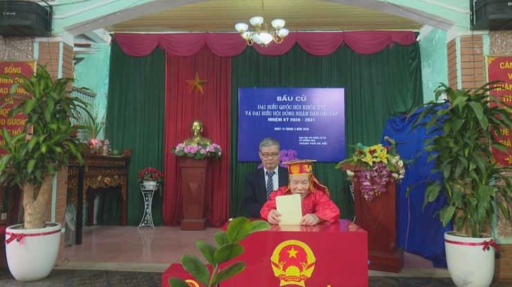 41.595 cử tri xã Dương Hoà phấn khởi đi bầu cử, gửi gắm niềm tin và hy vọng tới các đại biểu nhân dân- Ảnh 5.