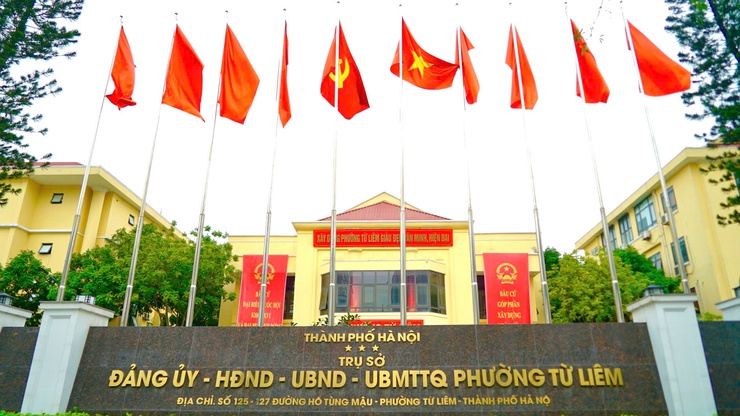 Trực tiếp: Không khí ngày hội toàn dân đi bỏ phiếu tại các điểm bầu cử trên địa bàn phường Từ Liêm- Ảnh 1.