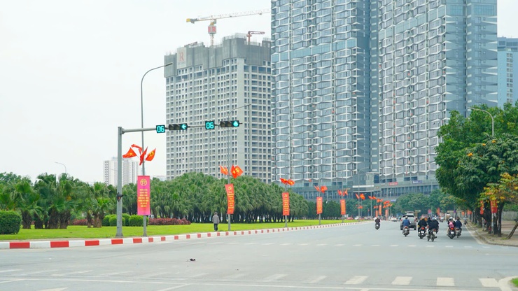 Trực tiếp: Không khí ngày hội toàn dân đi bỏ phiếu tại các điểm bầu cử trên địa bàn phường Từ Liêm- Ảnh 3.