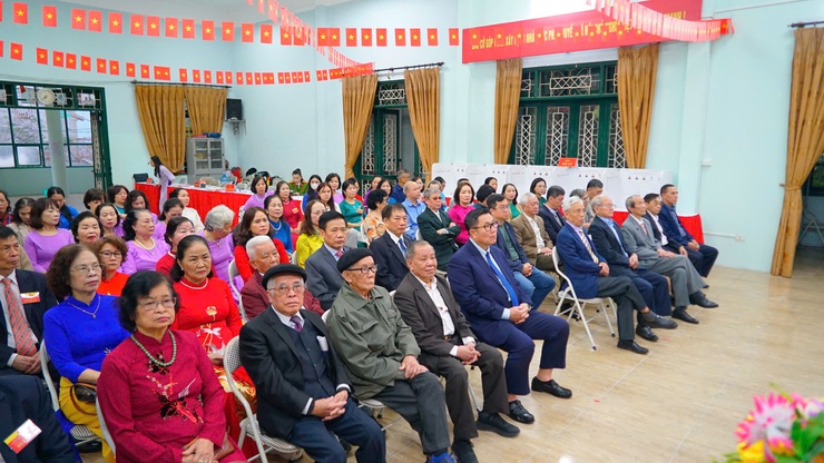 Trực tiếp: Không khí ngày hội toàn dân đi bỏ phiếu tại các điểm bầu cử trên địa bàn phường Từ Liêm- Ảnh 5.