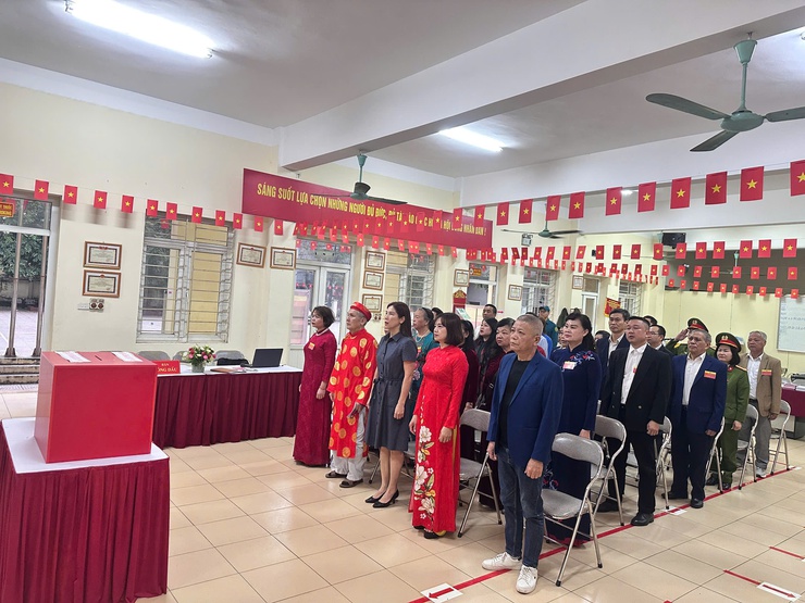 Trực tiếp: Không khí ngày hội toàn dân đi bỏ phiếu tại các điểm bầu cử trên địa bàn phường Từ Liêm- Ảnh 30.