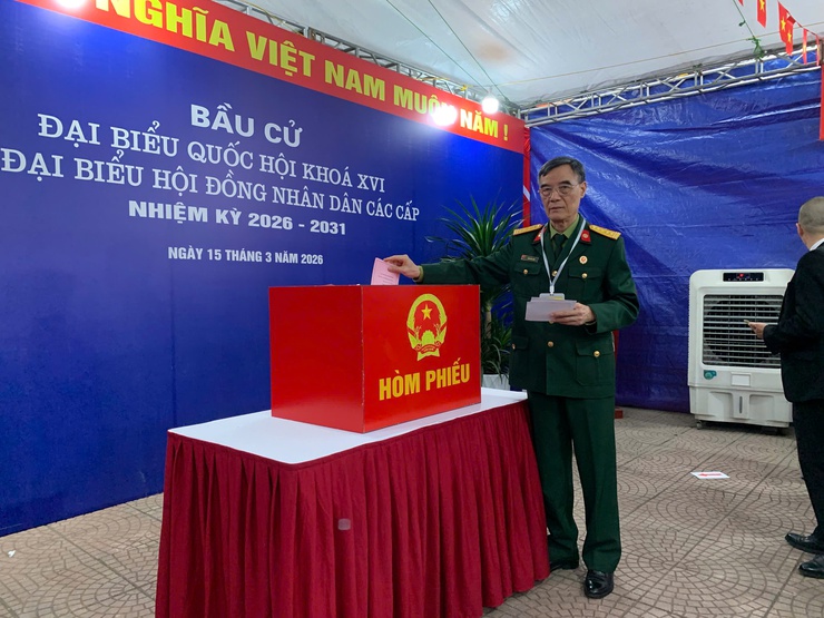 KHÔNG KHÍ TRANG NGHIÊM TRONG GIỜ PHÚT MỞ ĐẦU NGÀY BẦU CỬ TẠI PHƯỜNG LÁNG- Ảnh 10.