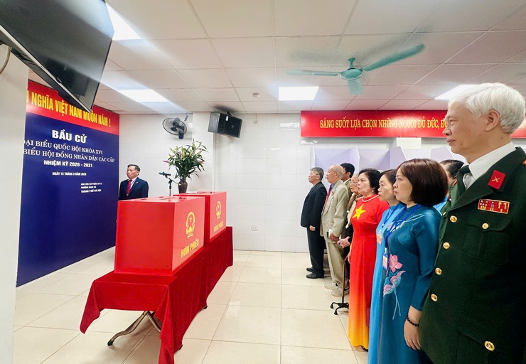 Những hình ảnh đẹp trong Ngày bầu cử tại phường Ngọc Hà- Ảnh 3.