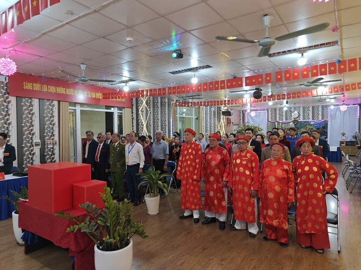 Trực tiếp: Không khí ngày hội toàn dân đi bỏ phiếu tại các điểm bầu cử trên địa bàn phường Từ Liêm- Ảnh 13.