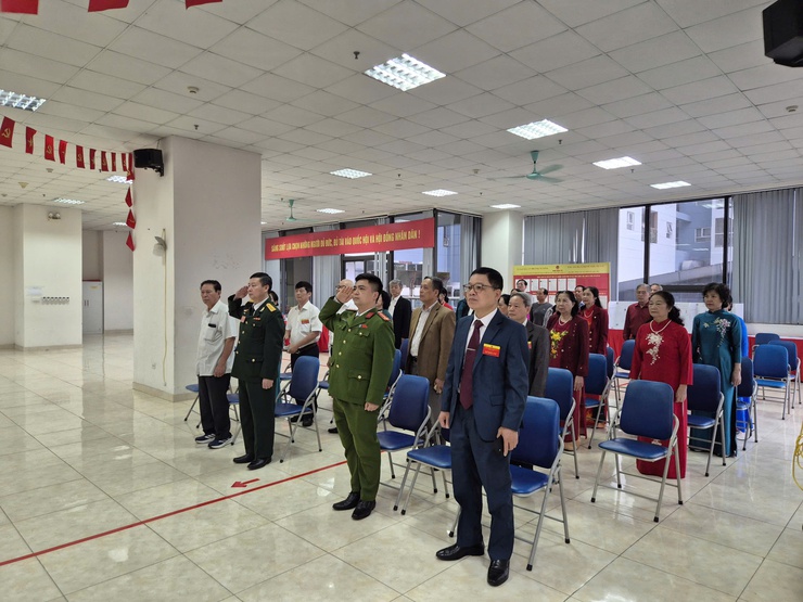 Trực tiếp: Không khí ngày hội toàn dân đi bỏ phiếu tại các điểm bầu cử trên địa bàn phường Từ Liêm- Ảnh 18.