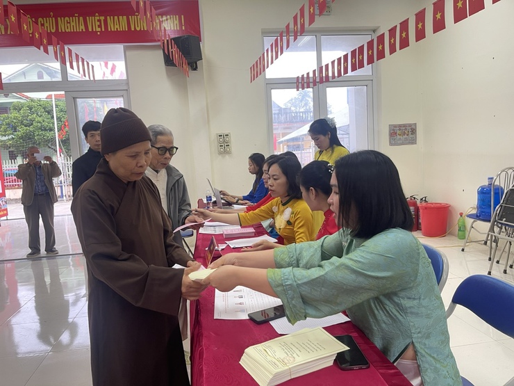 CỬ TRI XÃ ỨNG HÒA PHẤN KHỞI THAM GIA BẦU CỬ- Ảnh 5.