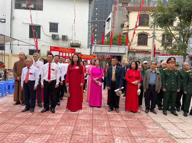 Phường Phú Thượng đồng loạt khai mạc bầu cử tại 16 khu vực bỏ phiếu – cử tri nô nức tham gia Ngày hội toàn dân- Ảnh 7.