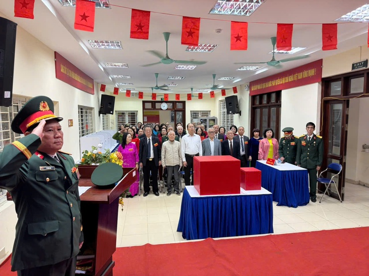 Trực tiếp: Không khí ngày hội toàn dân đi bỏ phiếu tại các điểm bầu cử trên địa bàn phường Từ Liêm- Ảnh 20.