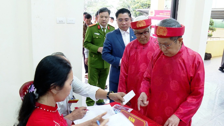 CỬ TRI XÃ ỨNG HÒA PHẤN KHỞI THAM GIA BẦU CỬ- Ảnh 40.