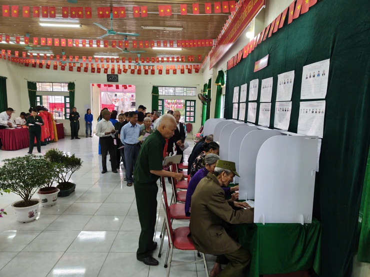 Khu vực bỏ phiếu số 6 – thôn Nam Quất: Khai mạc trọng thể cuộc bầu cử Đại biểu Quốc hội khóa XVI và đại biểu HĐND các cấp, nhiệm kỳ 2026 – 2031.- Ảnh 14.