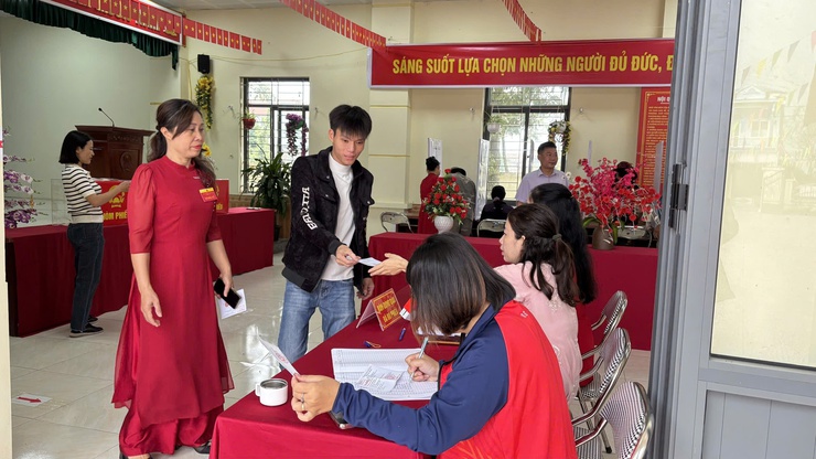 CỬ TRI XÃ ỨNG HÒA PHẤN KHỞI THAM GIA BẦU CỬ- Ảnh 38.