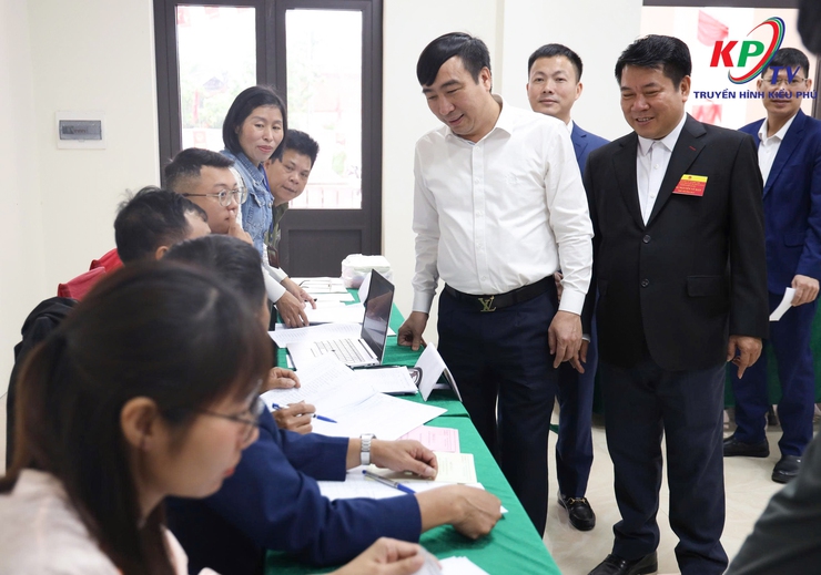 Cử tri xã Kiều Phú tích cực đi bỏ phiếu, tiến độ bầu cử diễn ra đúng quy định- Ảnh 2.