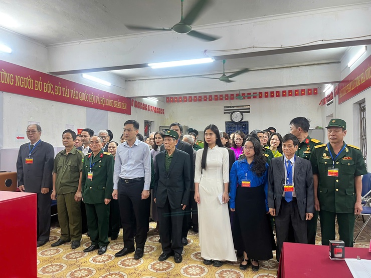 xã Phù Đổng rộn ràng Ngày hội bầu cử- Ảnh 4.