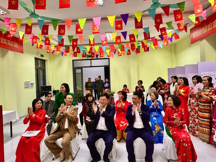 PHƯỜNG VĂN MIẾU – QUỐC TỬ GIÁM TỔ CHỨC LỄ KHAI MẠC CUỘC BẦU CỬ ĐẠI BIỂU QUỐC HỘI KHÓA XVI VÀ ĐẠI BIỂU HĐND CÁC CẤP NHIỆM KỲ 2026 – 2031 TẠI CÁC KHU VỰC BỎ PHIẾU- Ảnh 2.