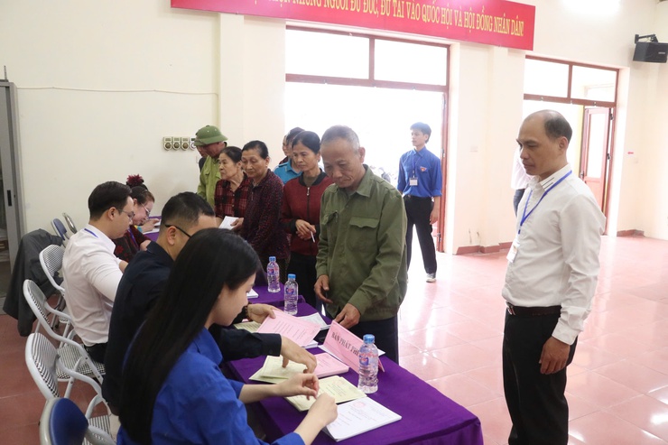 xã Phù Đổng rộn ràng Ngày hội bầu cử- Ảnh 9.